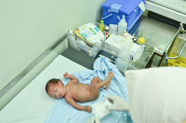 pola-bab-dan-bak-bayi-baru-lahir